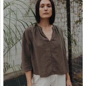 Esby Lily Top Basil NWOT